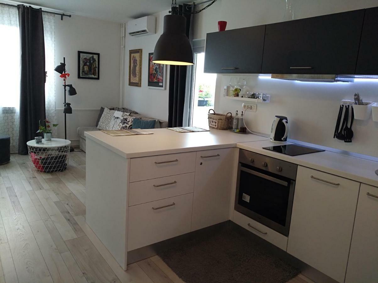 New Studio Apartment Sun With Free Parking Загреб Екстериор снимка