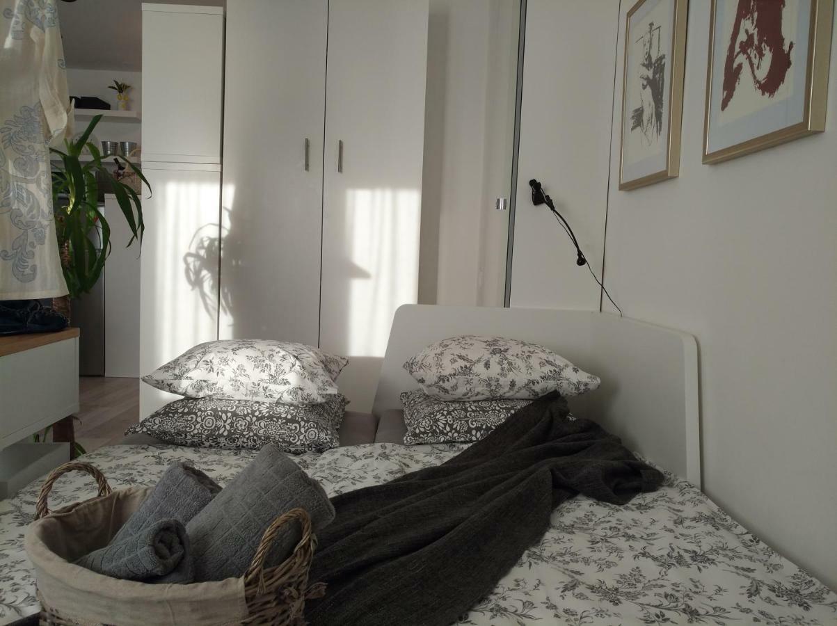 New Studio Apartment Sun With Free Parking Загреб Екстериор снимка